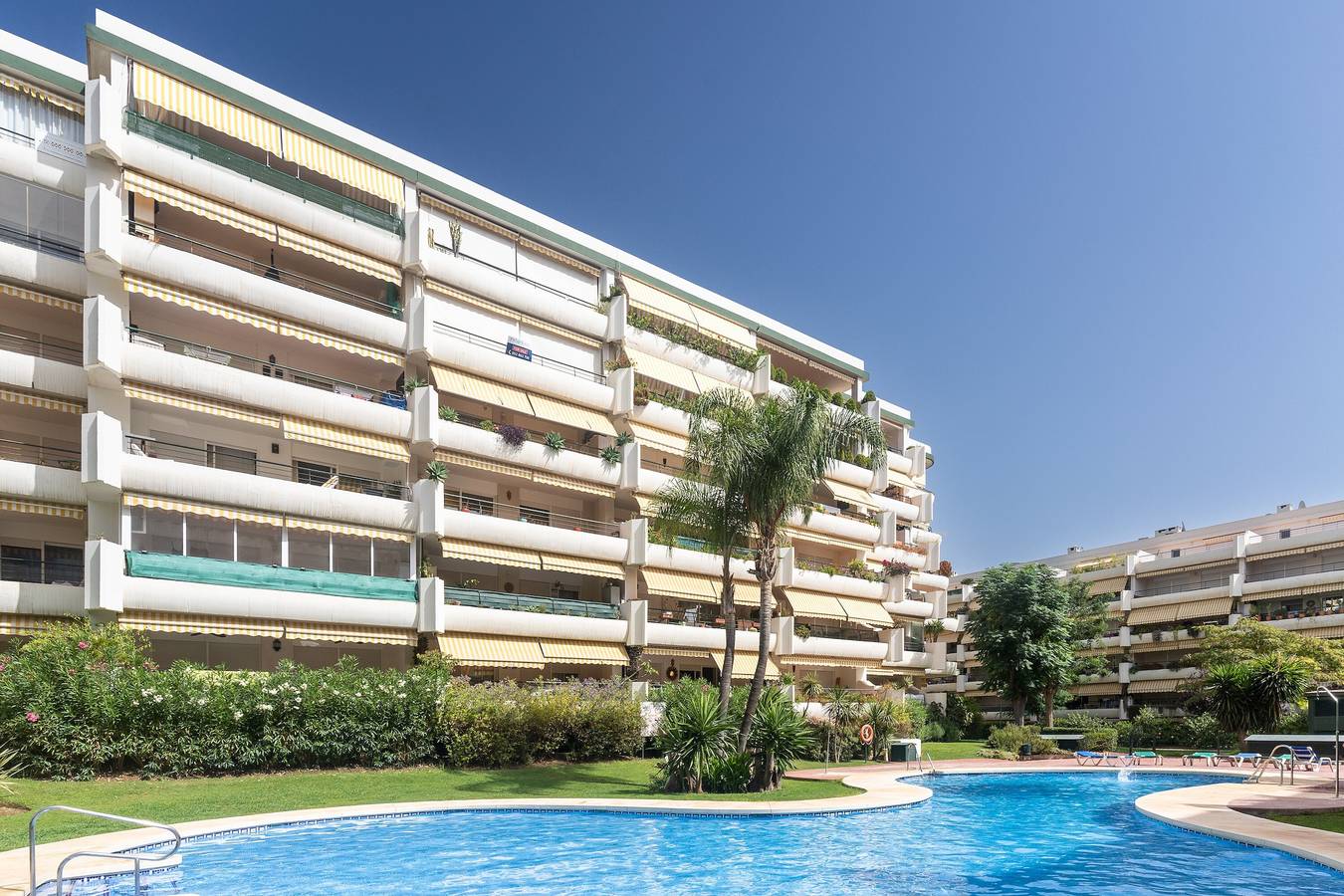 Ganze Wohnung, Ferienwohnung Guadalmina Alta mit Bergblick, Gemeinschaftspool und Wlan in San Pedro de Alcántara, Marbella