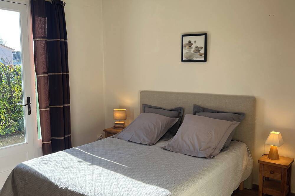 Provencal style house, near the city center with air conditioning in L'Isle-sur-la-Sorgue, Vaucluse