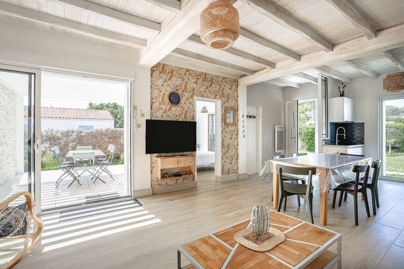 Maison Familiale à Grand-Village-Plage avec 3 Chambres, Wi-Fi, et Machine à Laver - 6 Personnes in Le Grand-Village-Plage, Côte de Beauté