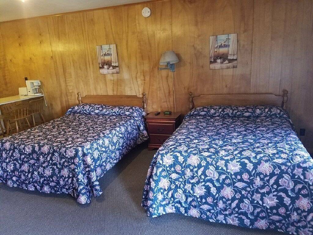 Log Cabin for 4 Guests in Lake George, Warren County (NY)