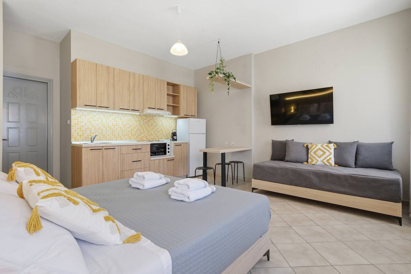Studio entier, Studio '1' avec vue sur la montagne, Wi-Fi et climatisation in Sývota, Thesprotie