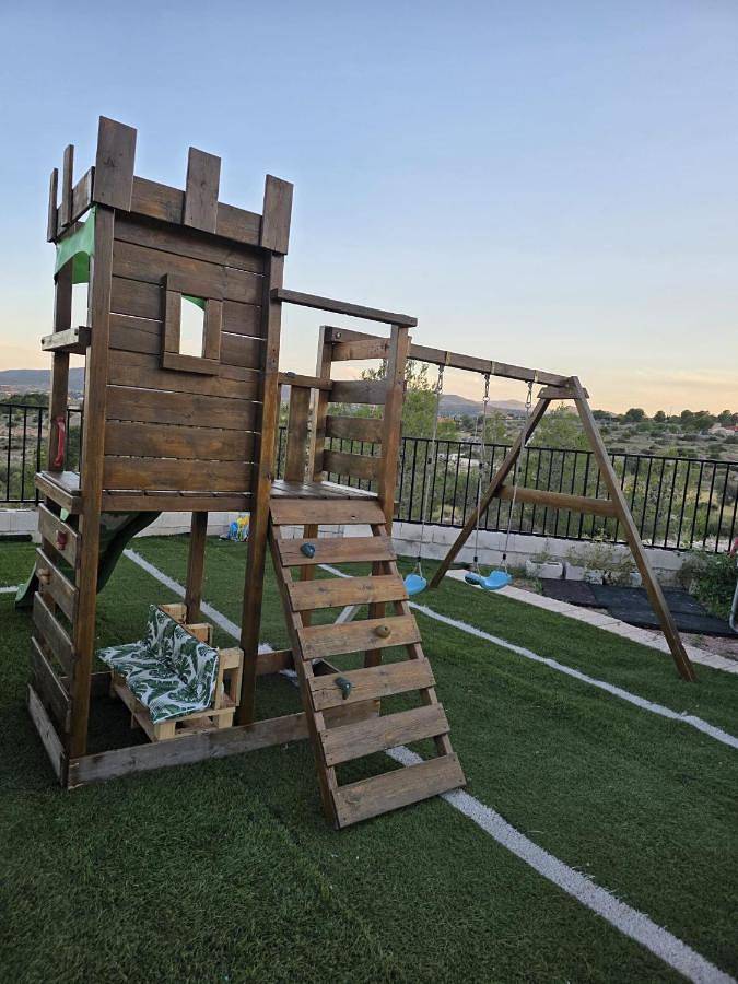 Casa rural para 6 personas, con Terraza además de Piscina y Vistas en Elda - 2