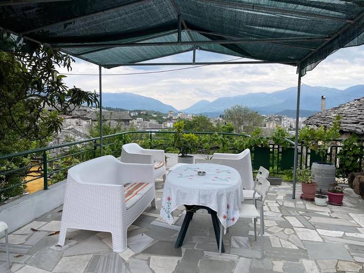 Maison d’hôte pour 3 personnes, avec Terrasse et Vue dans Gjirokastër