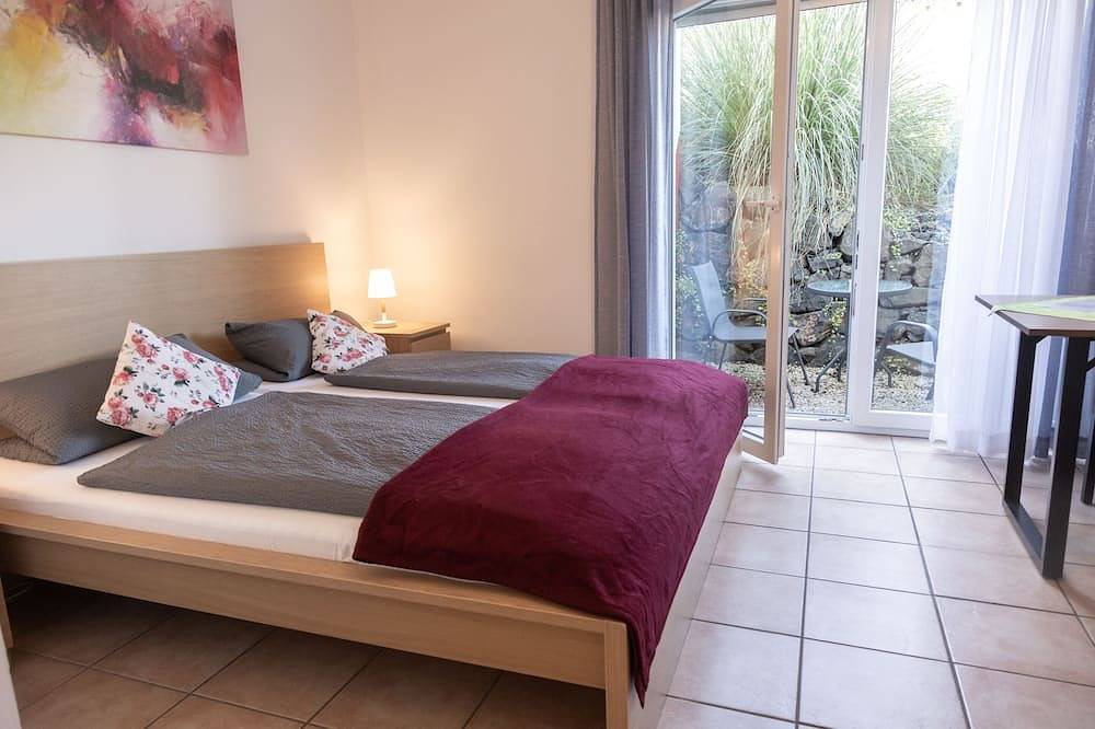 Doppelzimmer mit Gemeinschaftsbad im Souterrain in Rheinbreitbach, Mittelrhein