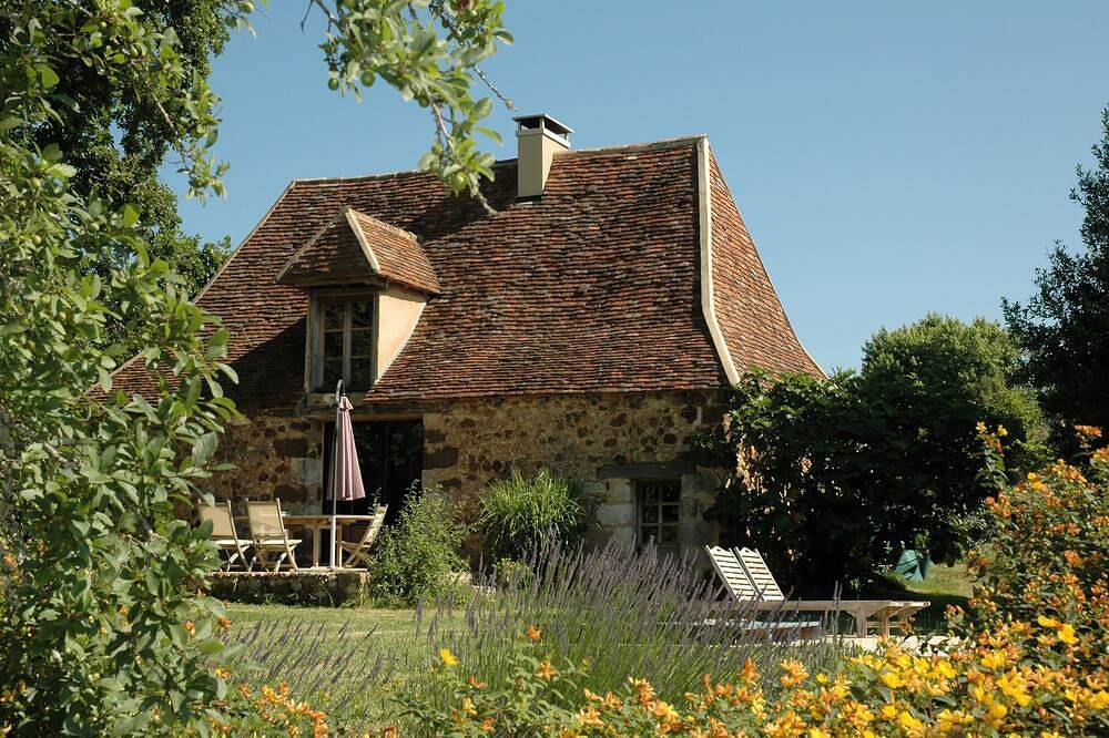 Antiguo granero renovado con piscina privada y jardín. in Rouffignac-Saint-Cernin-de-Reilhac, Périgord Blanc