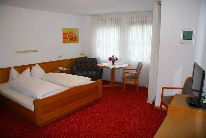 Gästehaus Trahasch im Adelshof - Doppelzimmer mit Dusche und Wc in Endingen am Kaiserstuhl, Endingen
