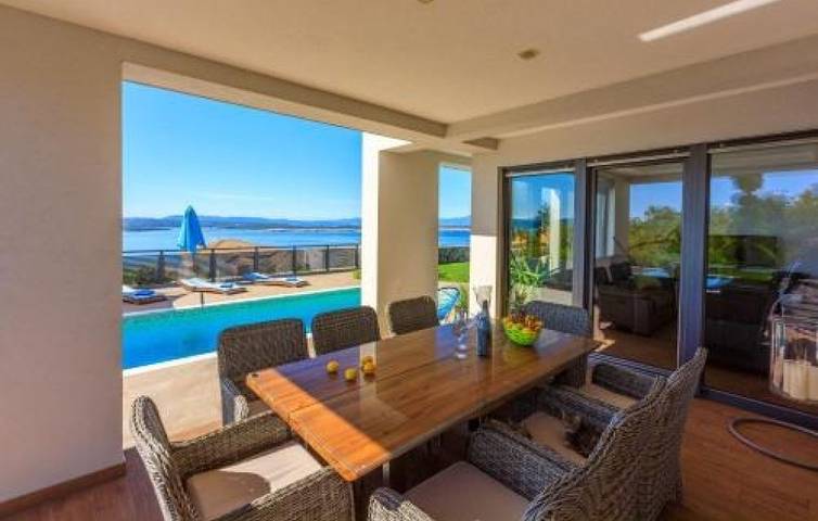 Villa für 8 Personen, mit Terrasse und Garten in Crikvenica - 4