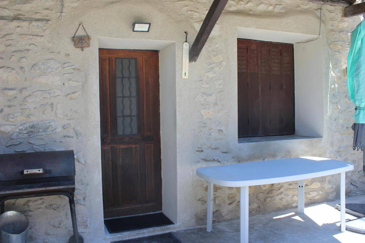 Maison de charme calme entourée de montagne in Ussat, Ariège