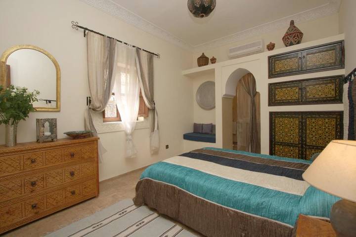 Chambre d’hôte pour 12 personnes, avec terrasse et sauna ainsi que piscine et jacuzzi à Marrakech - 3