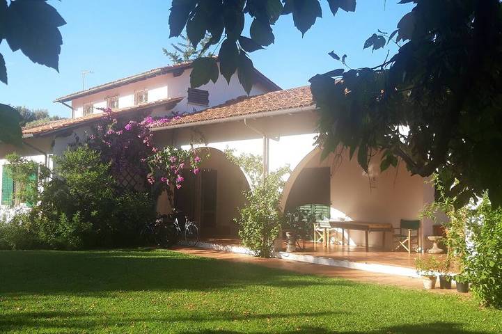 Villa für 14 Personen, mit Garten in Massa