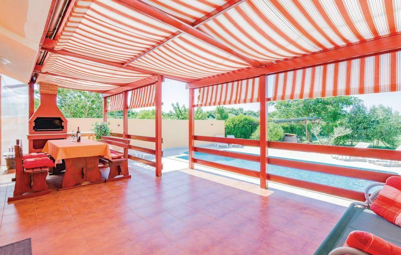 Ferienhaus für 8 Personen mit Garten in Sisan, Südküste Istrien