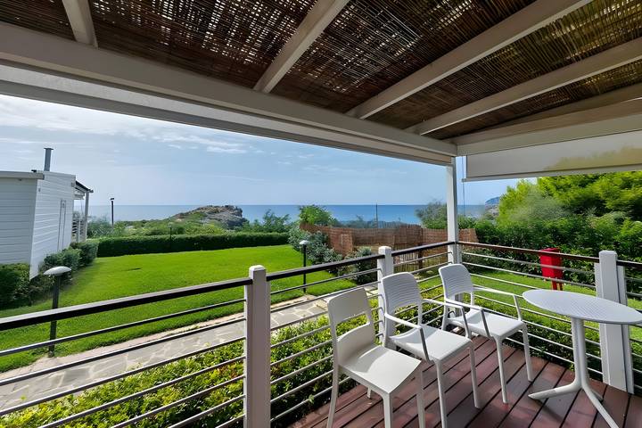Camping per 4 persone, con terrazza e vista oceano, con animali domestici in Campania