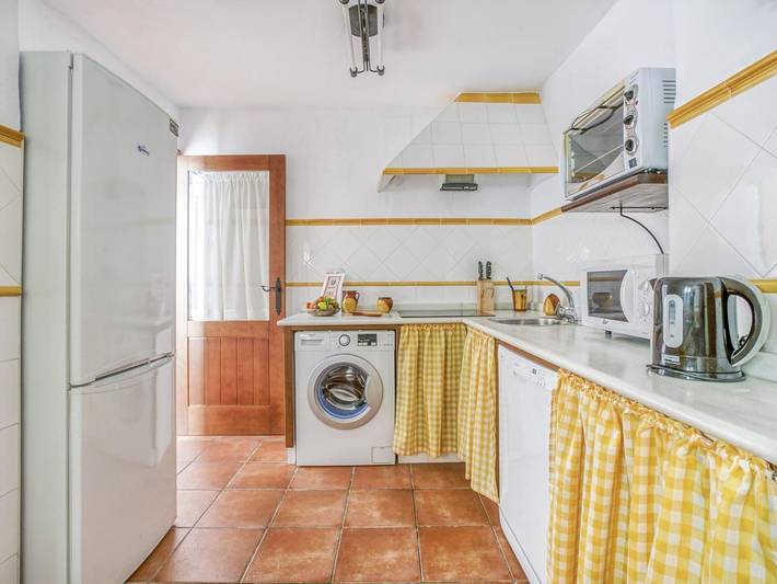 Comfy Holiday Home in Carcabuey with Patio in Carcabuey, Sierras Subbéticas