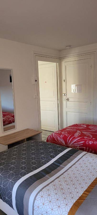 Hôtel pour 2 personnes, avec vue et terrasse à Saint-Rémy-sur-Durolle - 4