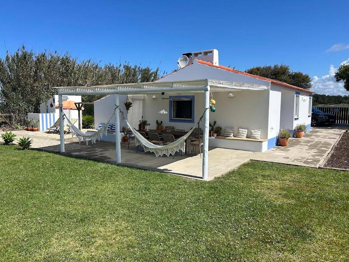Three-Bedroom Villa in Rogil, Parque Natural do Sudoeste Alentejano e Costa Vicentina