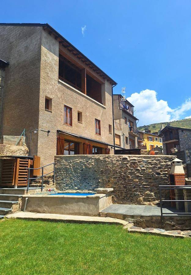 Apartamento de vacaciones para 6 personas, con vistas y jardín en Baixa Cerdanya - 2