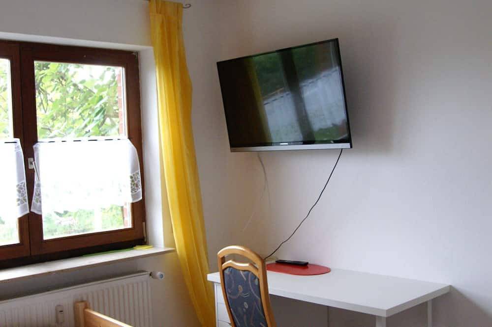 Ganze Wohnung, Ruhige, ebenerdige Wohnung mit Garten, Wlan kostenlos, private Atmosphäre in Frankenberg (Eder), Waldecker Land