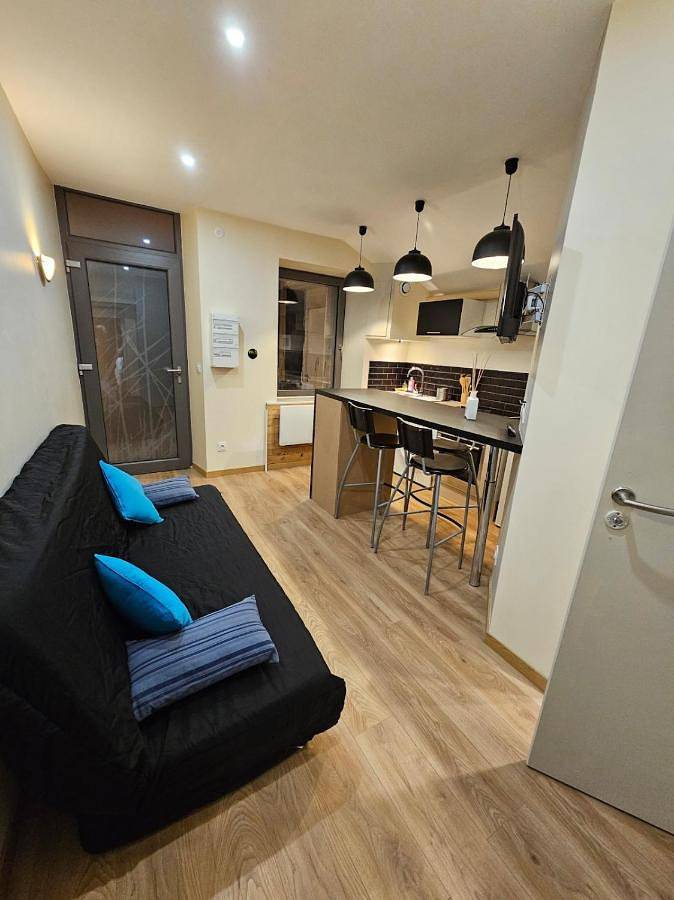 Appartement entier, Grand studio dans centre ville in Montmélian, Région de Chambéry