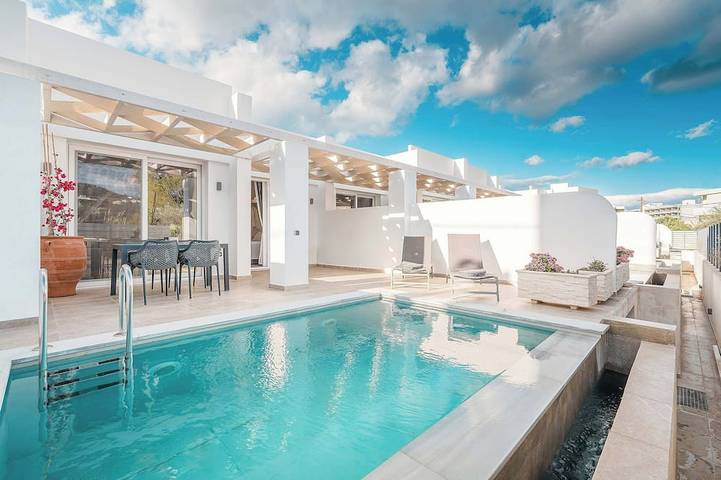 Villa für 4 Personen, mit Pool und Balkon auf Karpathos