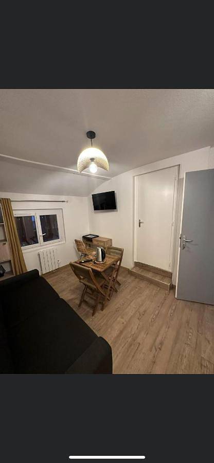 Chambre 7 kitchenette Les gites de la Gare in Mussidan, Périgord Blanc