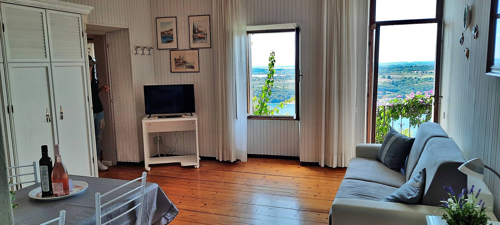 Ganze Wohnung, Casale Massina Quarzo a Salò By Bookinggardalake in Salò, Gardasee-Berge