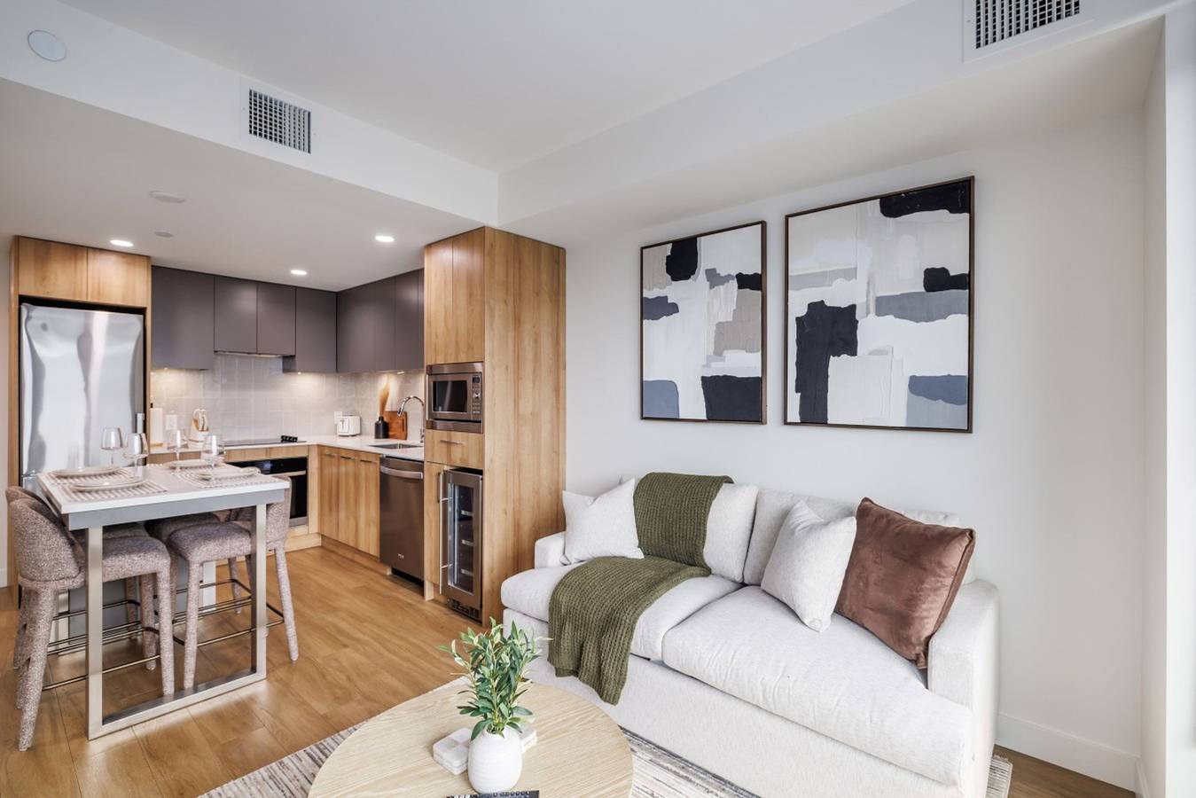 Apartamento entero, Lakeview Luxury at Aqua Kelowna | Pool & Gym in Kelowna, Central Okanagan