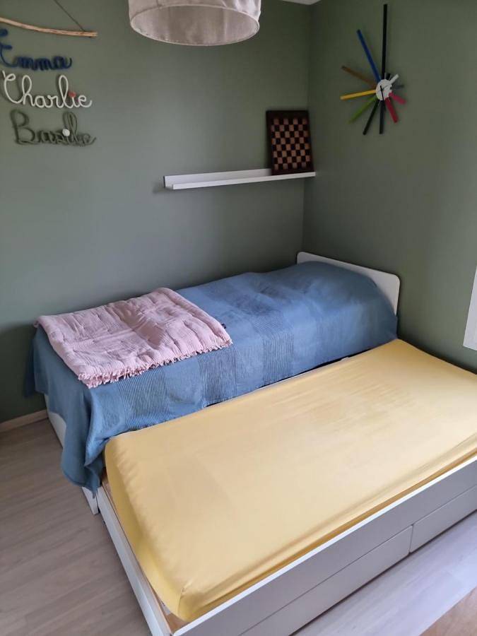 Appartement entier, Two-Bedroom Apartment in Reignier-Ésery, Région de Saint-Julien-en-Genevois