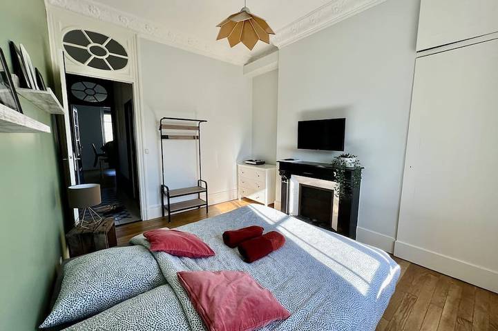 Appartement entier, Le Téléphérique / 6pers / 300mGare / Climatisation in Grenoble, Isère