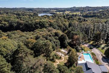 Camping pour 4 Personnes dans Aubazines, Région de Brive-la-Gaillarde, Photo 1