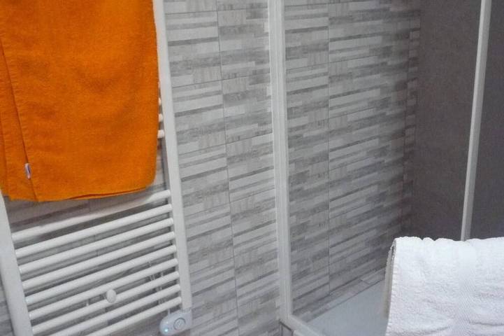 Gîte pour 4 personnes, avec jardin ainsi que balcon et piscine à Serralunga d'Alba - 4