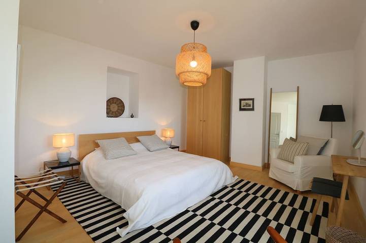 Location de vacances pour 6 personnes, avec balcon et jardin, animaux acceptés à Castels - 2