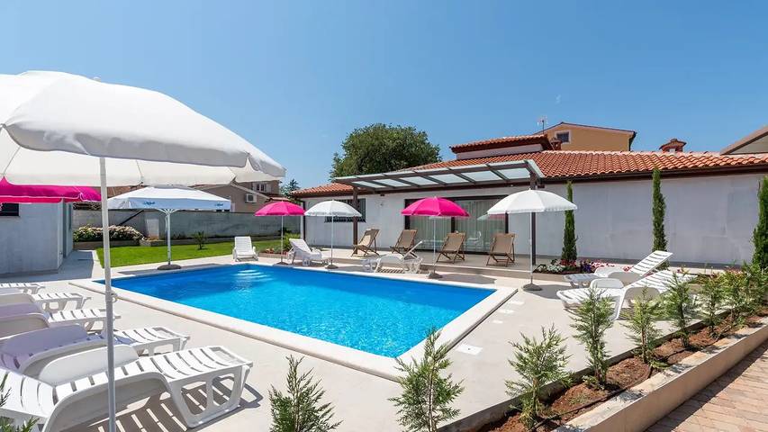 Ferienwohnung für 2 Personen, mit Garten und Pool