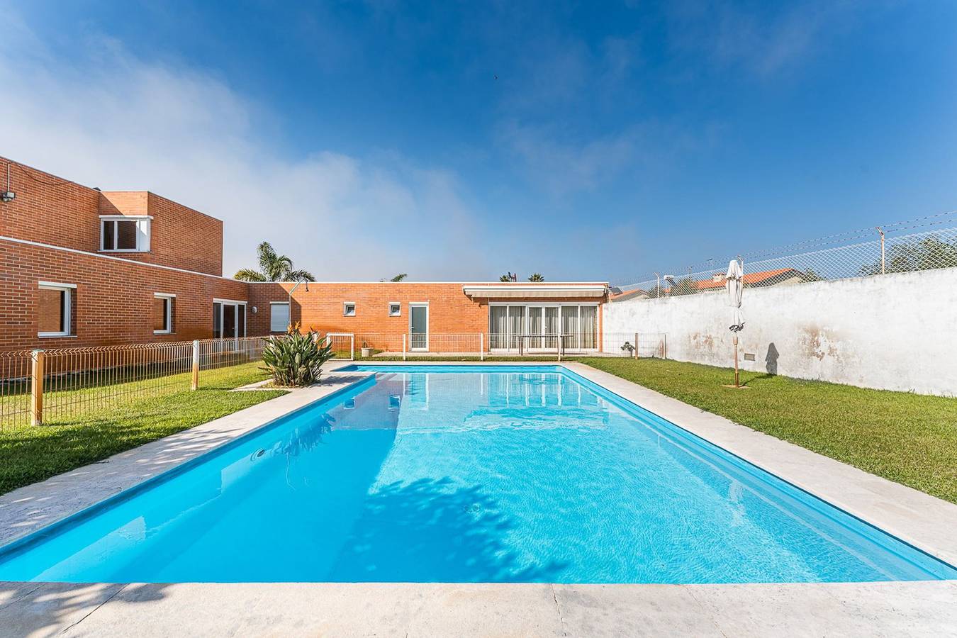 Pôr do sol de Esmoriz com piscina in Esmoriz, Aveiro Distrikt