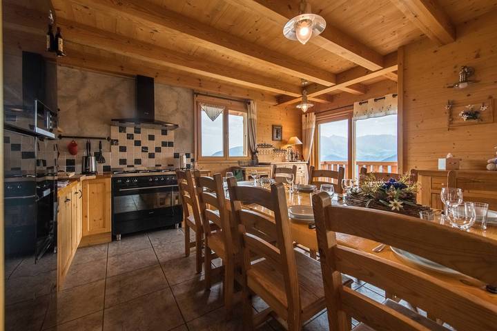 Chalet pour 13 personnes, avec jacuzzi et balcon, adapté aux familles dans Les Sybelles - 4