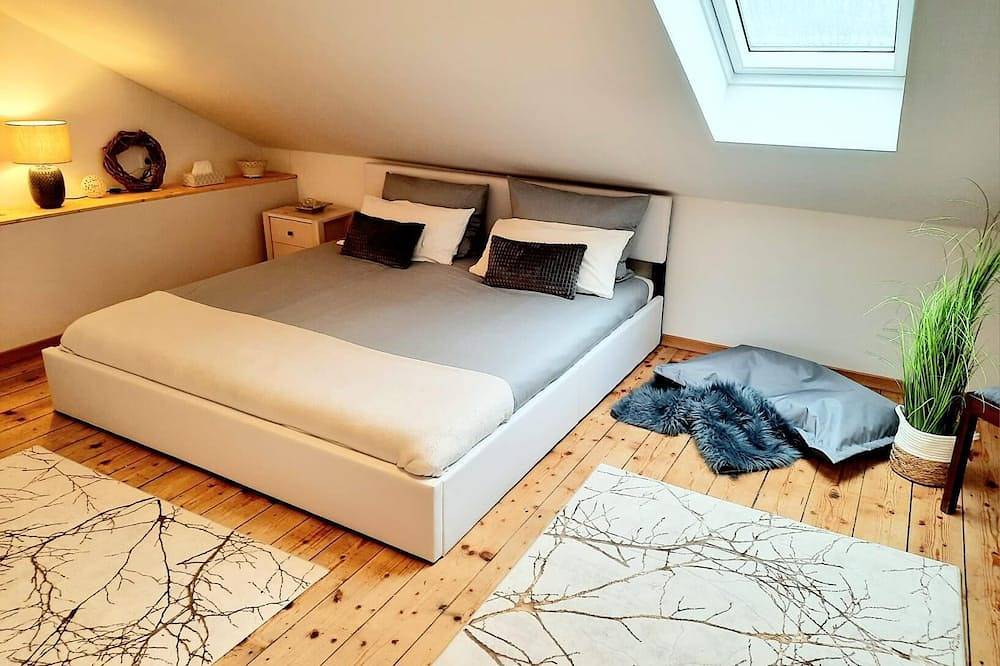 Ganze Wohnung, Ferienwohnung für bis zu 5 Personen (70 qm) mit Dachterrasse in Grafenau, Ostbayern