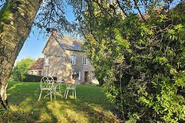 Agriturismo pour 6 personnes, avec jardin et jacuzzi à Mantilly