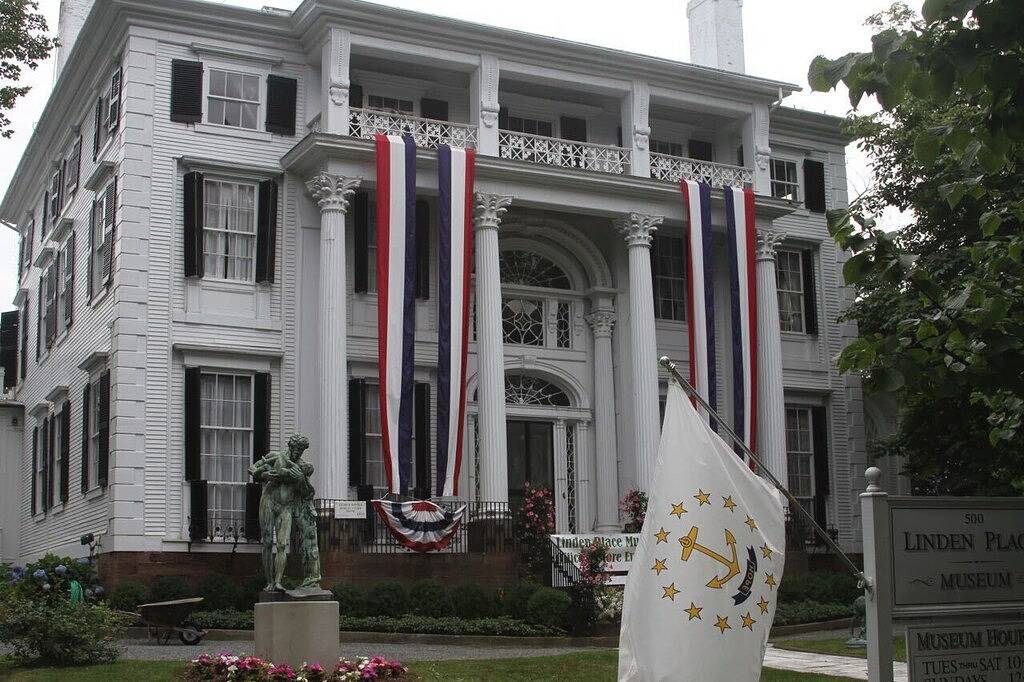 Ganze Wohnung, Historisches Apartment in der Innenstadt von Bristol in Bristol (RI), Bristol County