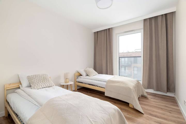 Entire apartment, Spacious Apartment with 2 Bedrooms | Balcony | Parking. in Poznan, Greater Poland