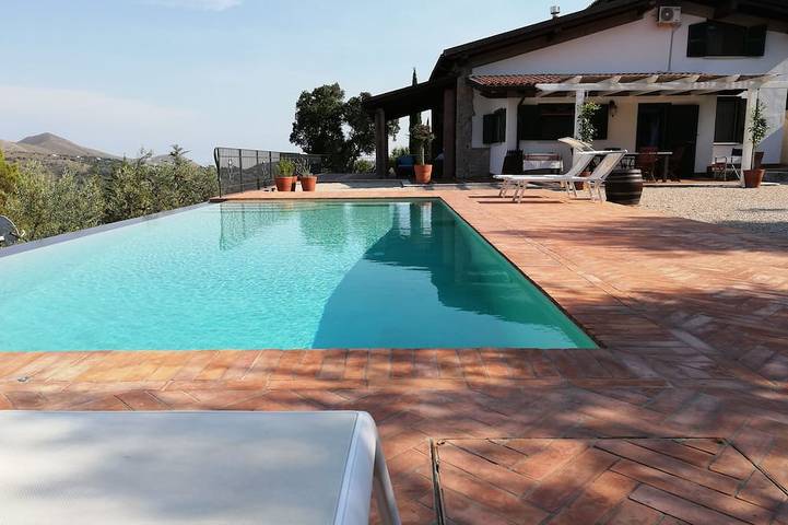 Villa für 8 Personen, mit Garten und Whirlpool - 1