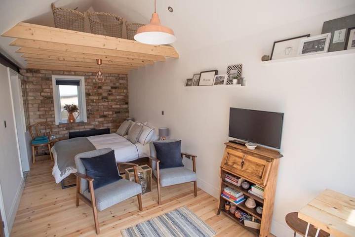 Apartment for 2 people, with Terrace and View in Penarth