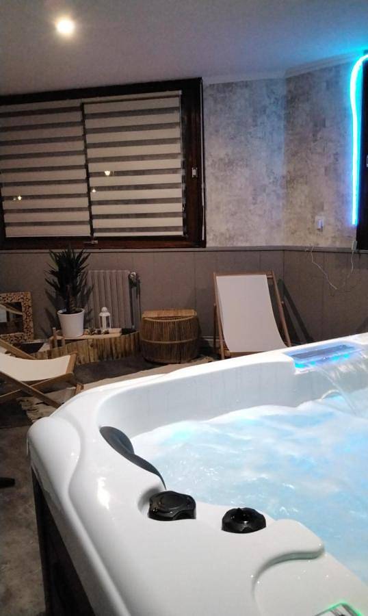 Gîte pour 5 personnes, avec jacuzzi et terrasse à Ramonchamp - 2