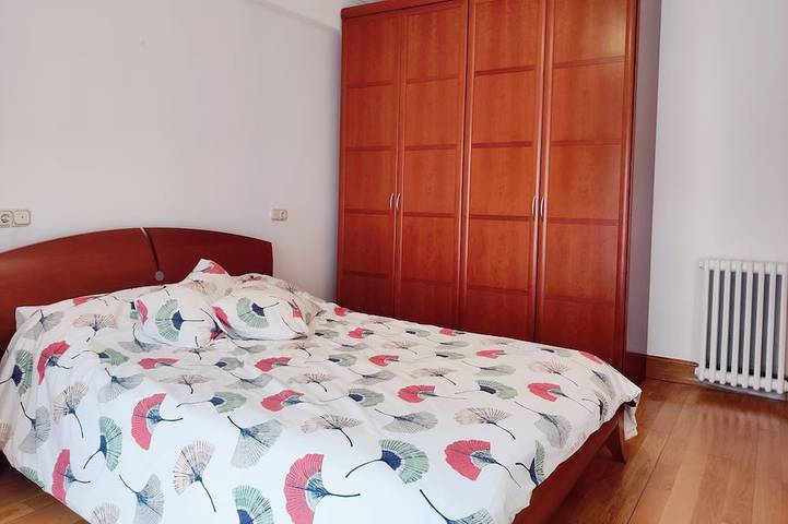 Entire apartment, San Sebastian next to the Beach, Very Spacious Flat. Optional parking Ess00505 in Zurriola (San Sebastian), San Sebastian