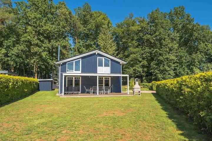 Ferienhaus für 8 Personen, mit Terrasse und Whirlpool sowie Garten und Sauna am Dümmer See (Mecklenburg-Vorpommern)