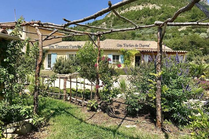 Location de vacances pour 4 personnes, avec terrasse à Saint-Ferréol-Trente-Pas