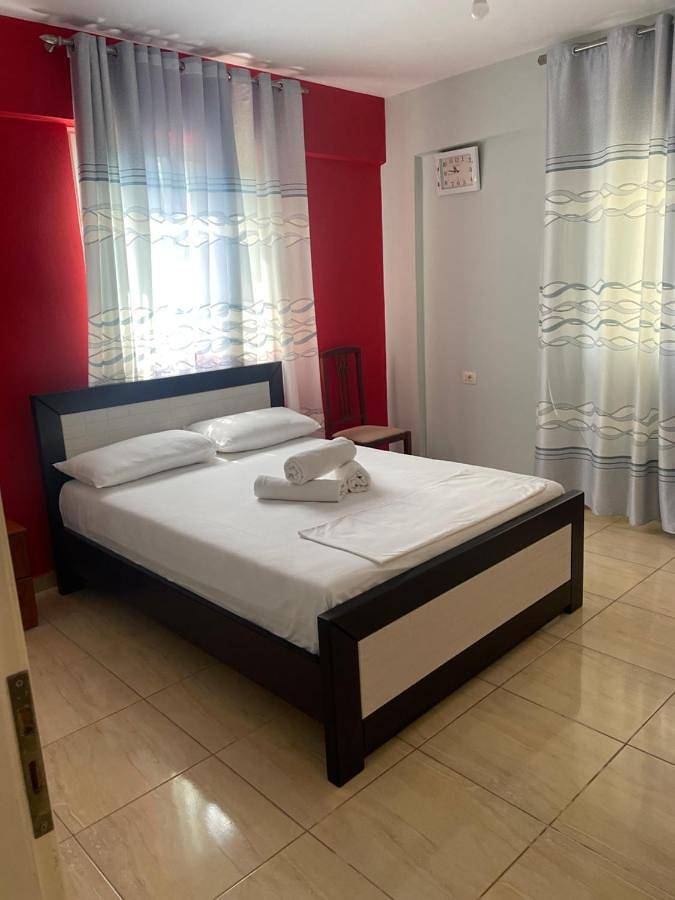 Appart’hôtel pour 4 personnes, avec Terrasse et Jardin ainsi que Piscine et Vue