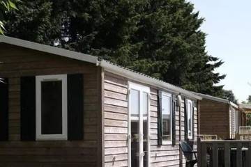 Camping pour 4 personnes, avec terrasse dans la Sarthe