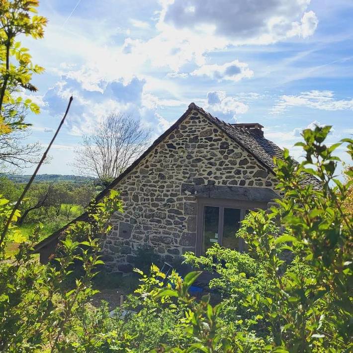 Gîte pour 2 personnes, avec terrasse et piscine dans La Terrisse