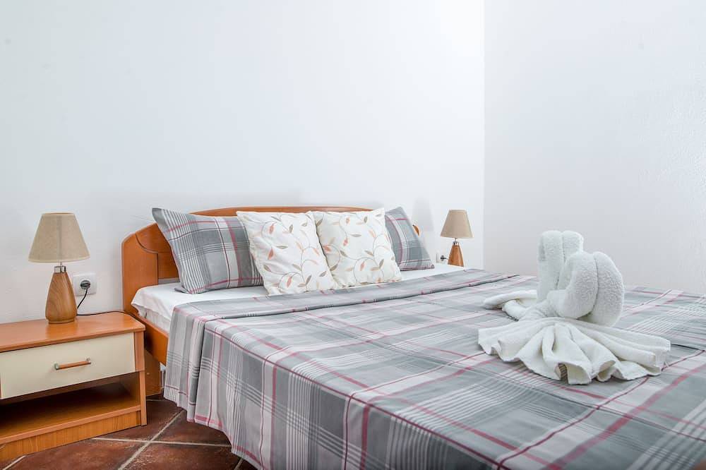 Apartment in Hanglage mit herrlichem Blick auf Meer und Berge, Meer 2 km, Pool in Opština Kotor