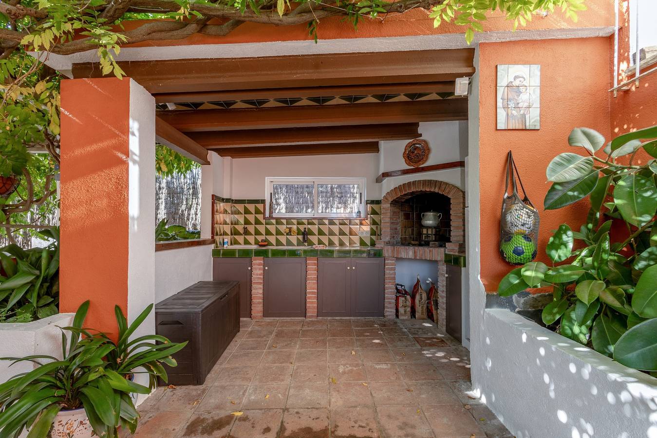 Casa Vacacional 'Ca La Iaia' con Vistas a la Montaña, Piscina Privada y Wi-Fi in Olérdola, Interior de Barcelona