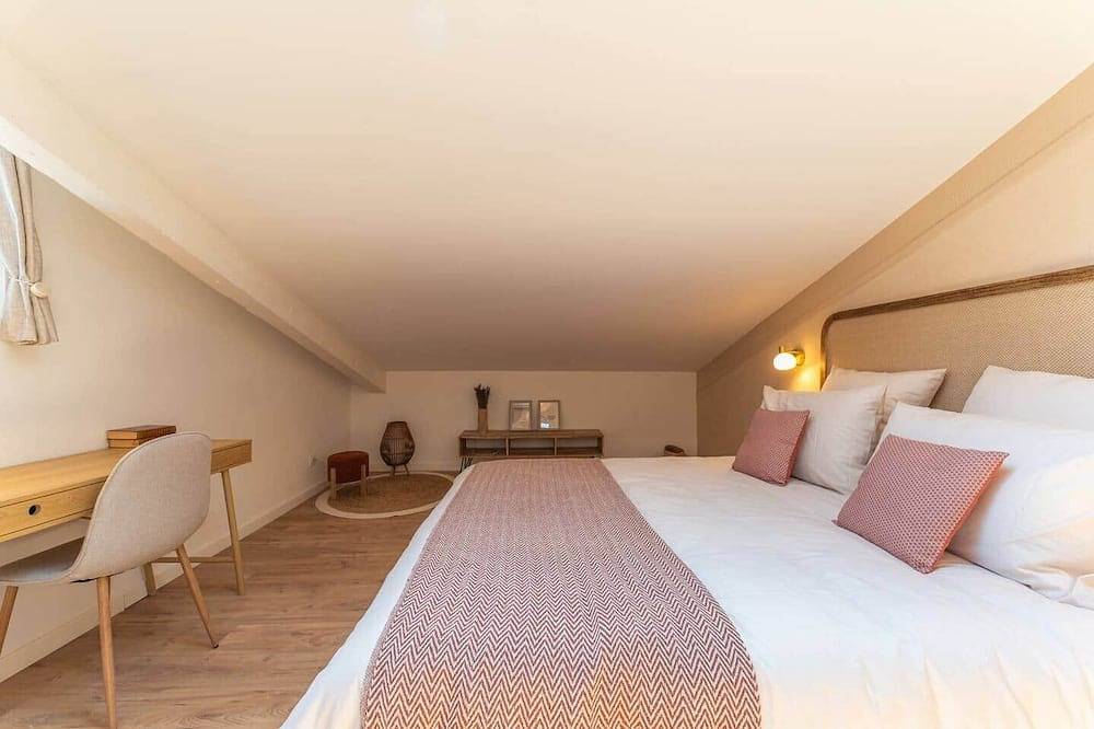 Ganze Wohnung, Le Colombier – Jacuzzi & Terrasse Tropézienne in Flassans-sur-Issole, Mittelmeerküste (Frankreich)